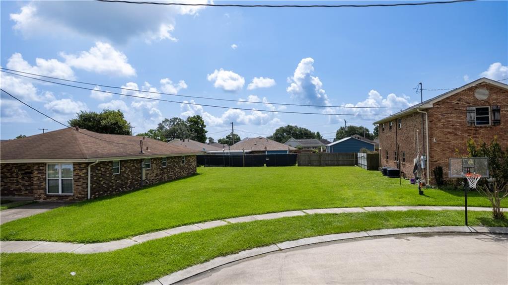 3301 Charles Court, Chalmette, Louisiana image 1
