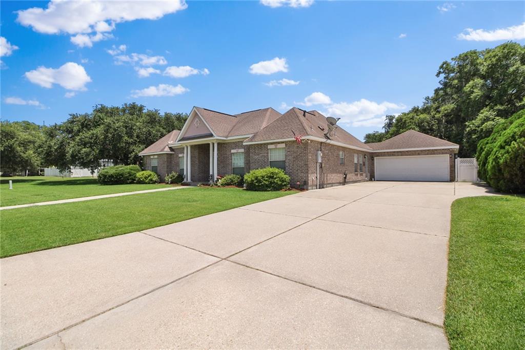 135 Maud Olive Drive, Belle Chasse, Louisiana image 3