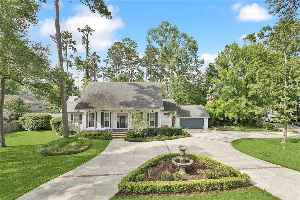 660 Beau Chene Drive, Mandeville, Louisiana image 2