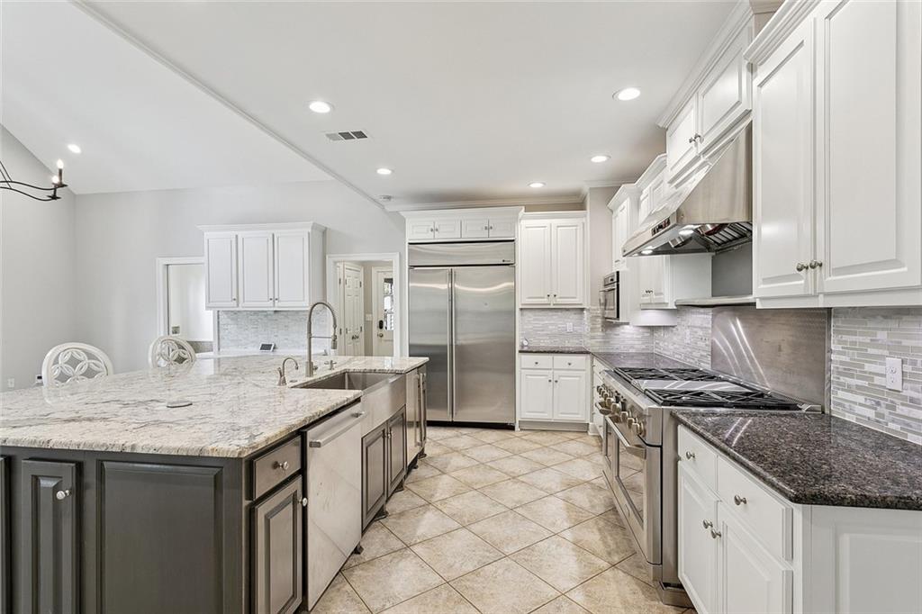 660 Beau Chene Drive, Mandeville, Louisiana image 9
