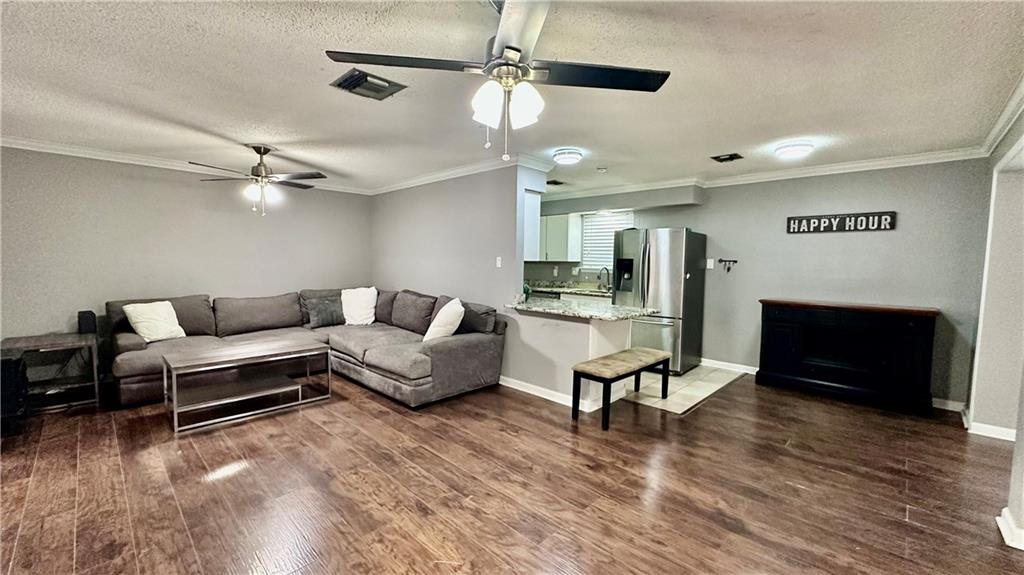 1813 Green Oak Drive, Gretna, Louisiana image 2