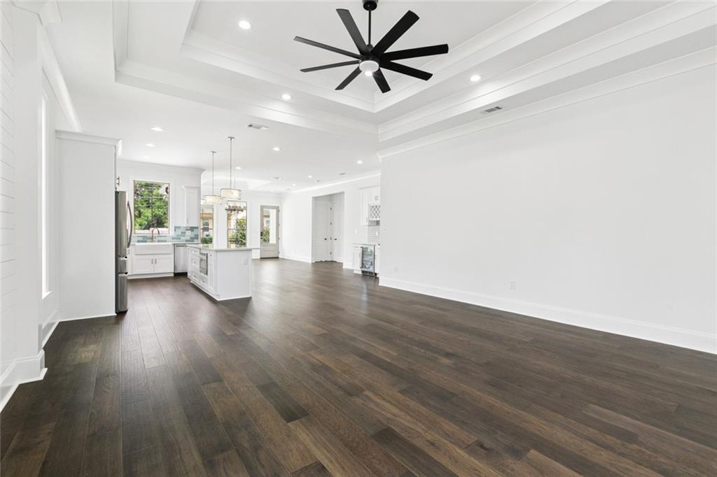 5516 Warrington Drive, New Orleans, Louisiana image 4