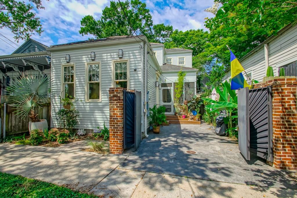 1126 Toledano Street, New Orleans, Louisiana image 2