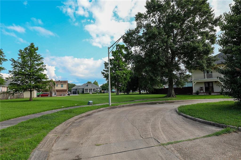 62 W Queens Court, Chalmette, Louisiana image 10