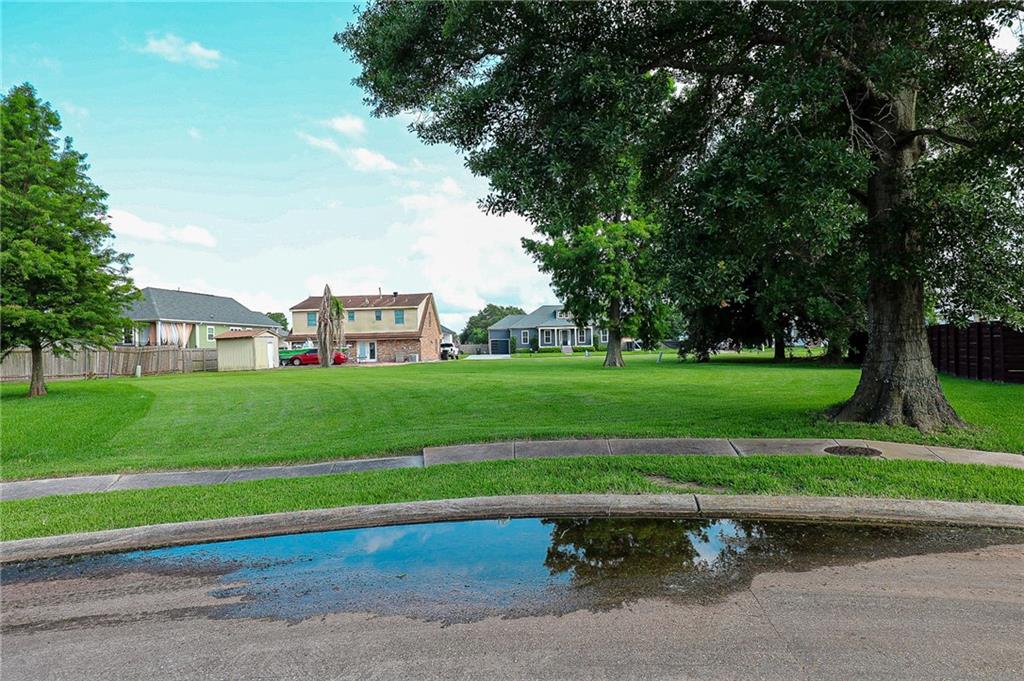62 W Queens Court, Chalmette, Louisiana image 5