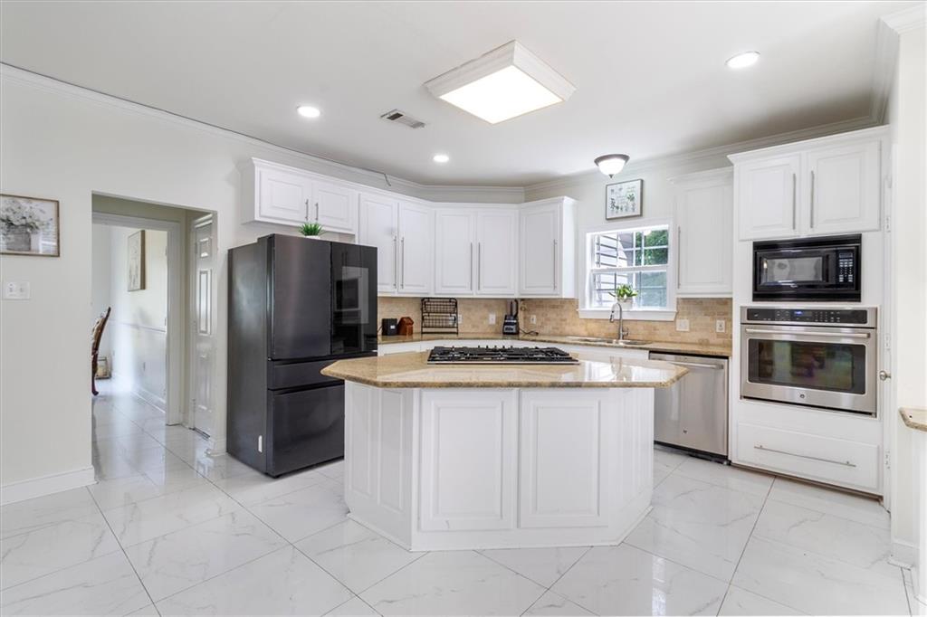 647 Highland Oaks Drive, Baton Rouge, Louisiana image 8