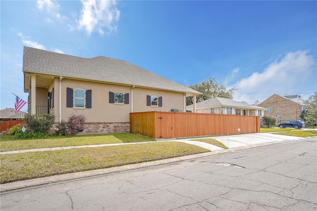 152 Portland Street, New Orleans, Louisiana image 2