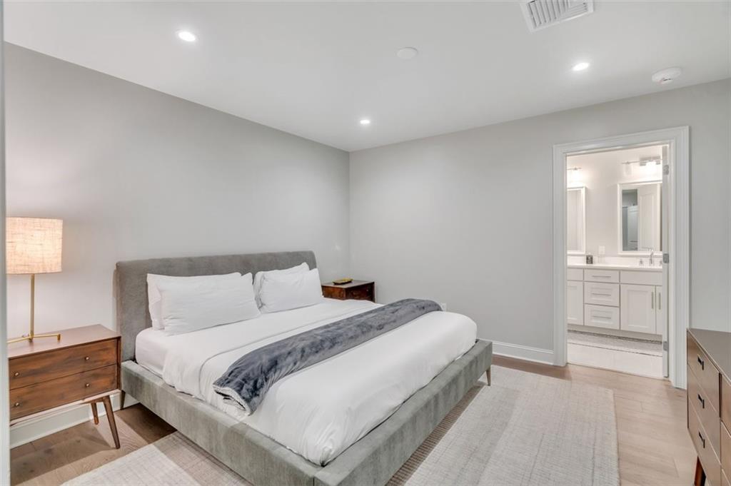 731 St Charles Avenue #304, New Orleans, Louisiana image 16