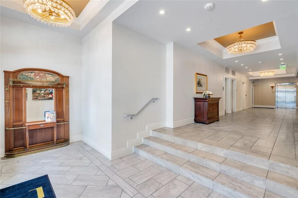 731 St Charles Avenue #304, New Orleans, Louisiana image 3