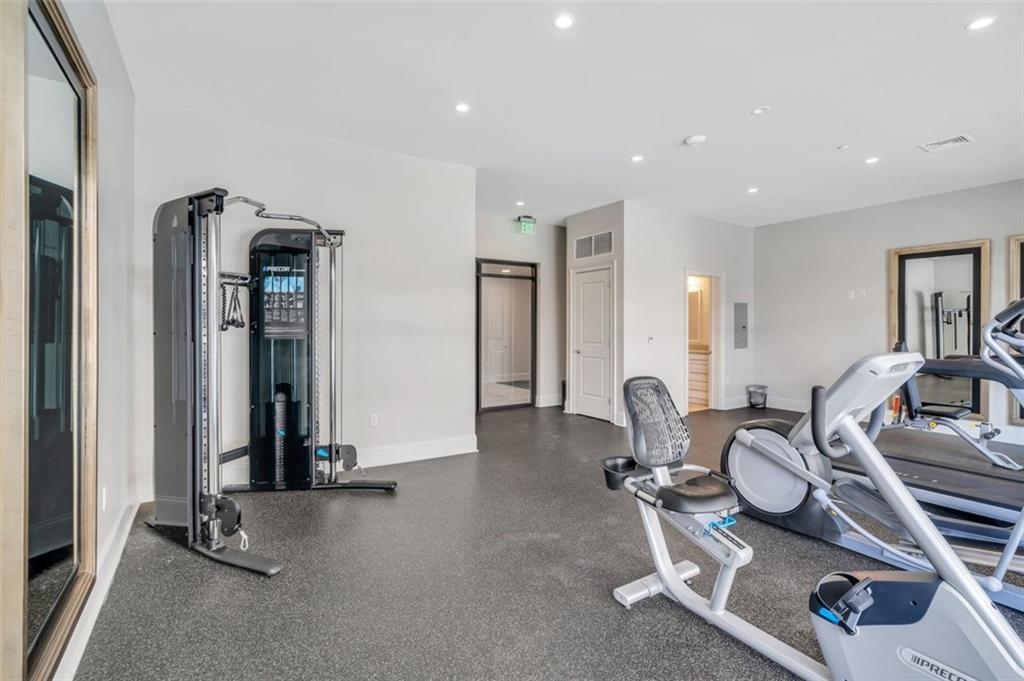 731 St Charles Avenue #304, New Orleans, Louisiana image 32