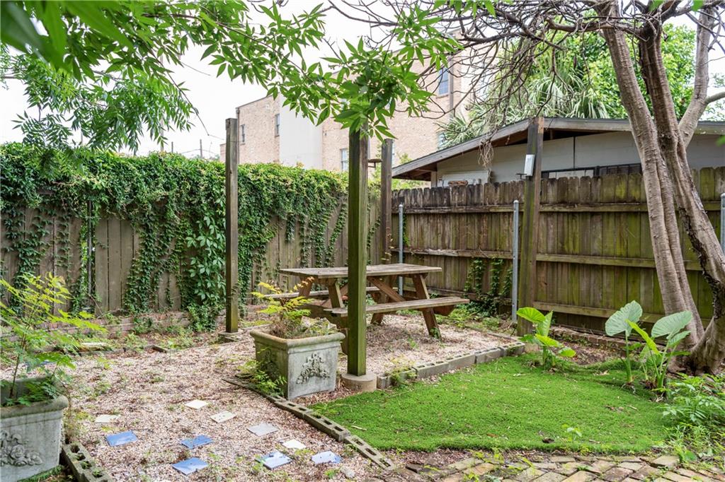 2823 Constance Street, New Orleans, Louisiana image 19