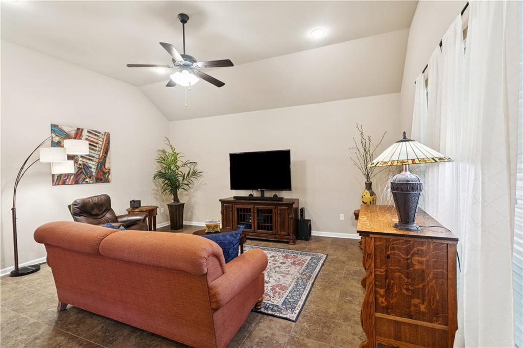 312 Knoll Pine Circle, Covington, Louisiana image 4