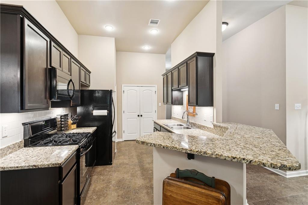 312 Knoll Pine Circle, Covington, Louisiana image 7