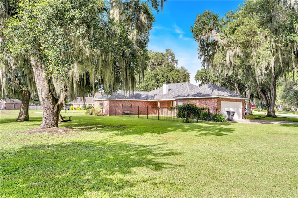 147 Jesuit Bend Drive, Belle Chasse, Louisiana image 2