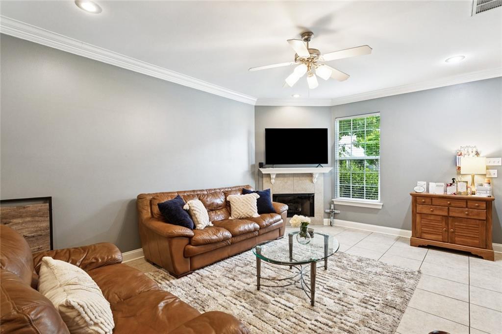 2020 Christie Lane, Covington, Louisiana image 2