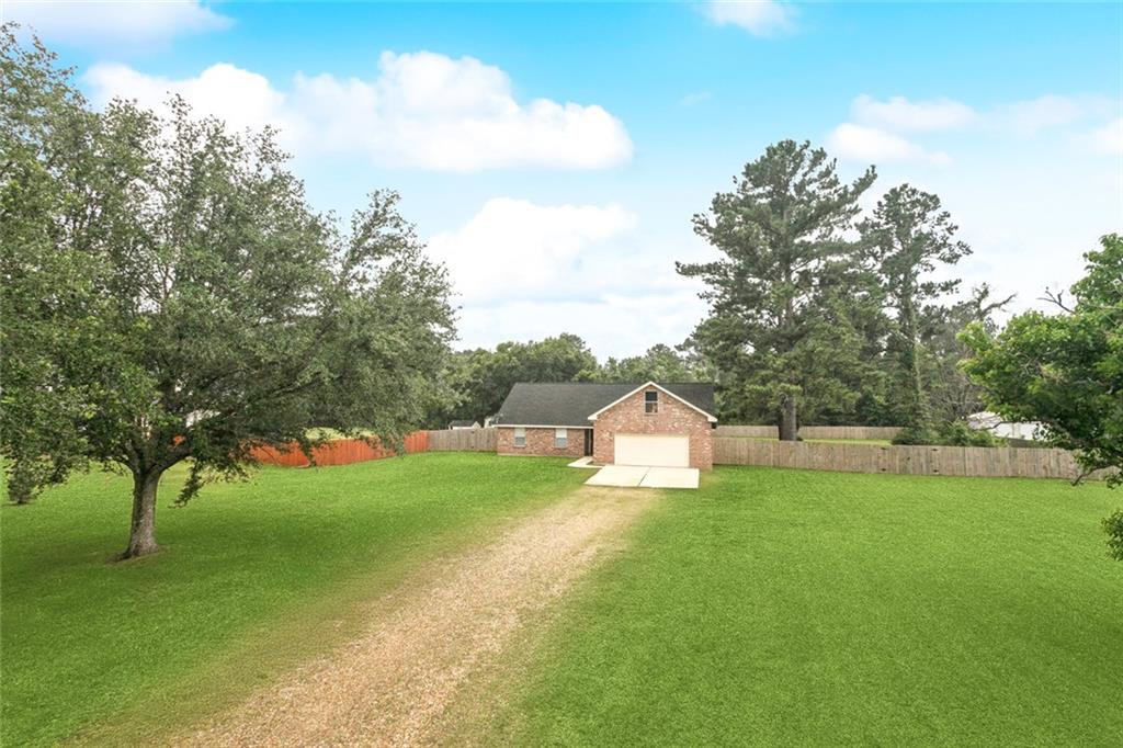 15236 Arleen Normand Drive, Covington, Louisiana image 2
