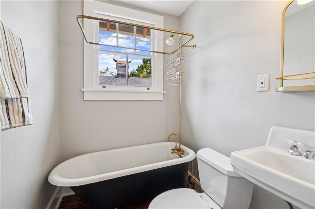 1016 Constantinople Street, New Orleans, Louisiana image 18
