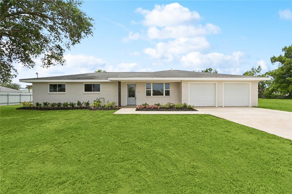 112 Matthew Drive, Des Allemands, Louisiana image 2