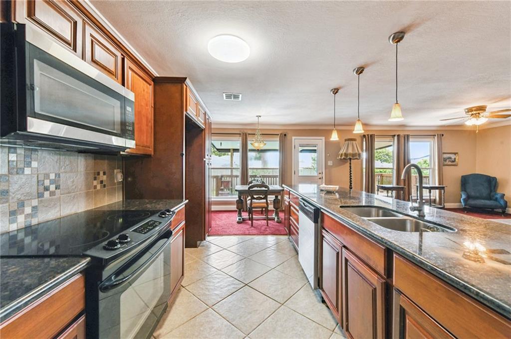 333 Bertolino Drive, Kenner, Louisiana image 6