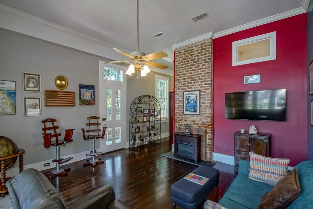 1025 General Pershing Street, New Orleans, Louisiana image 9