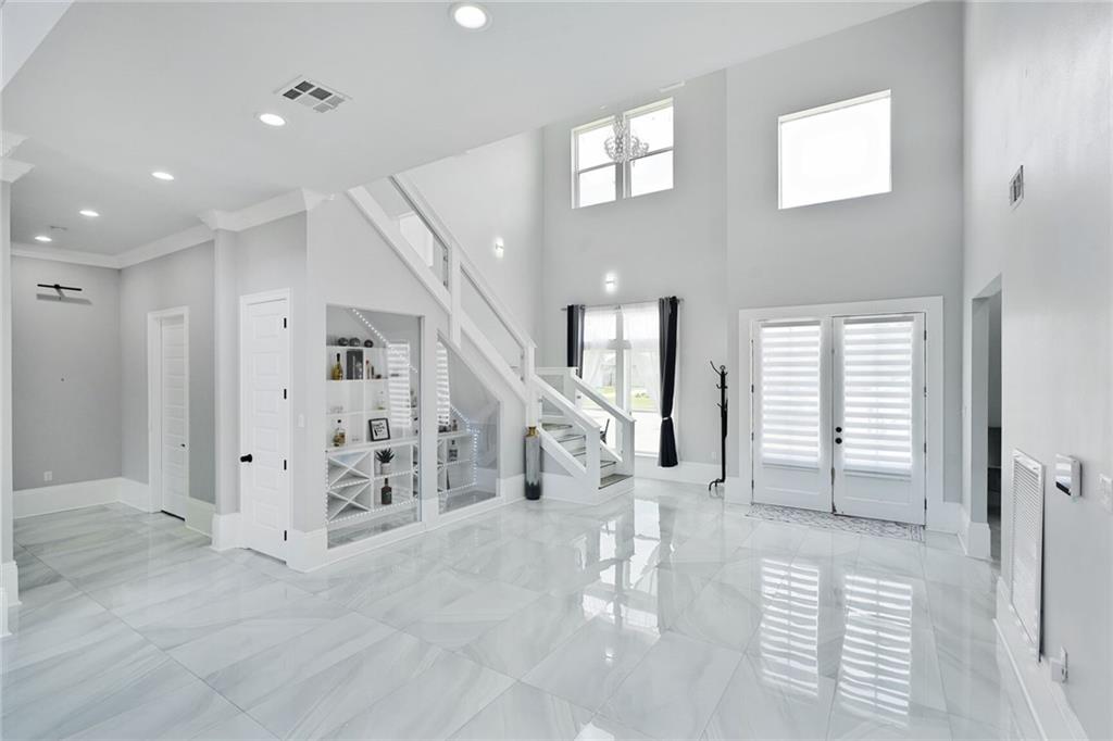 251 Oakmont Drive, New Orleans, Louisiana image 6