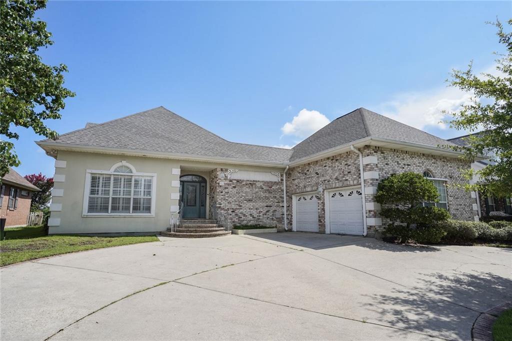 56 Oak Tree Drive, Slidell, Louisiana image 1