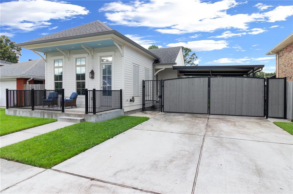 2028 Charles Drive, Chalmette, Louisiana image 2