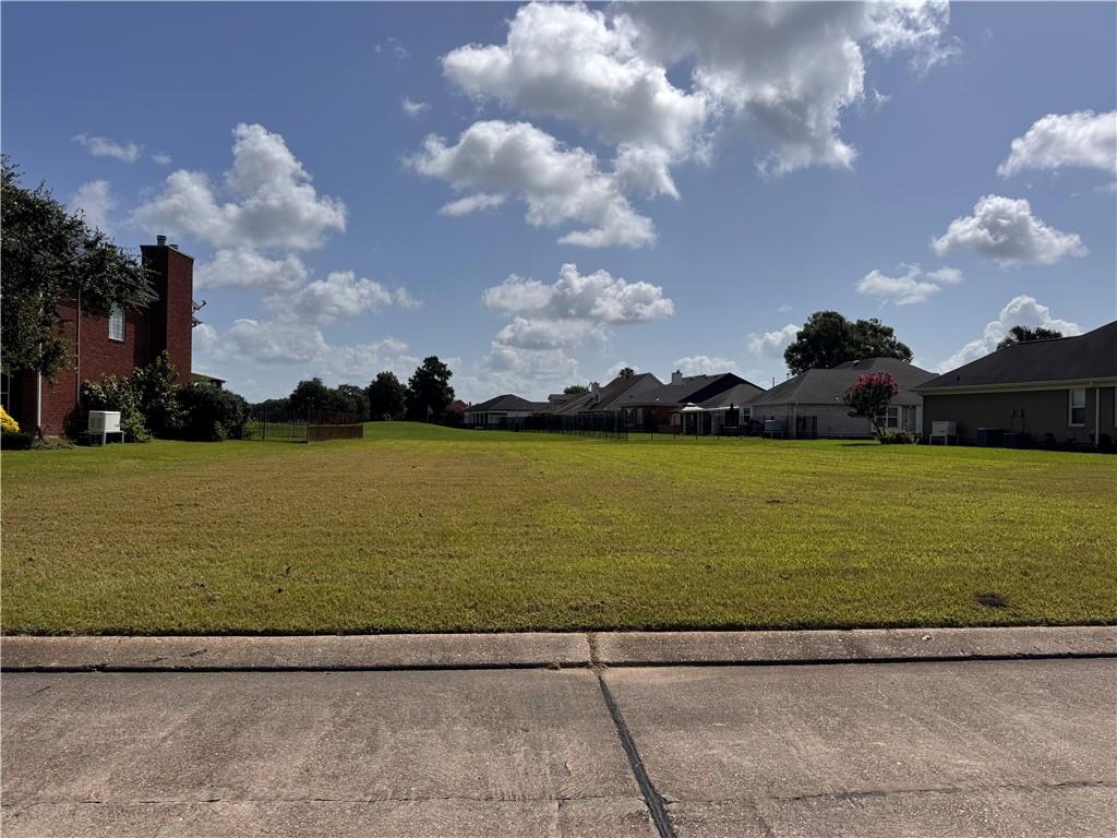 3745 Lake Timberlane Drive, Gretna, Louisiana image 2