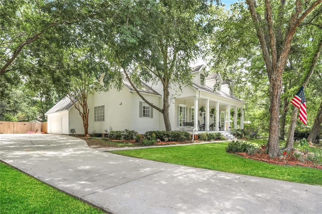 47 Kramer Place, Mandeville, Louisiana image 2
