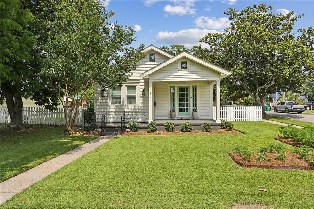 901 Ridgelake Drive, Metairie, Louisiana image 1
