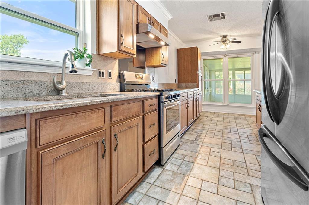 2138 Colombo Drive, Harvey, Louisiana image 10