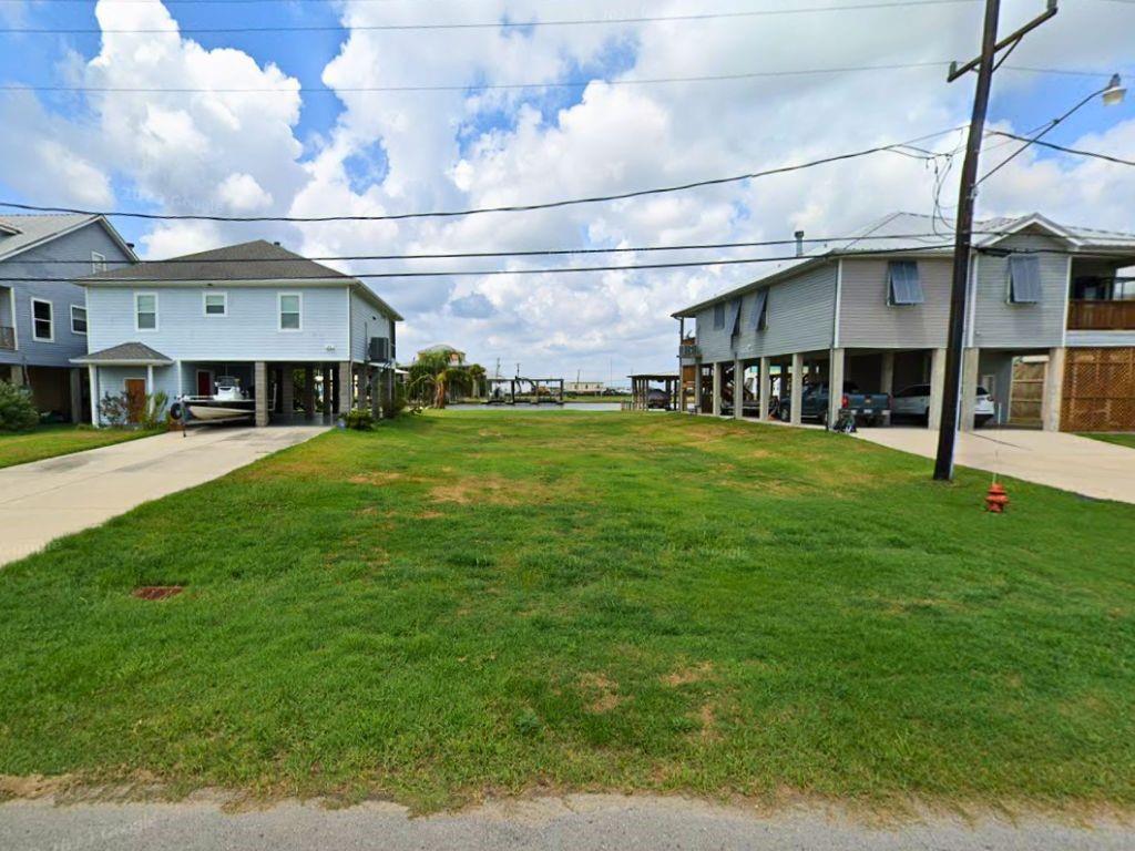332 Myrtle Grove Road, Port Sulphur, Louisiana image 2