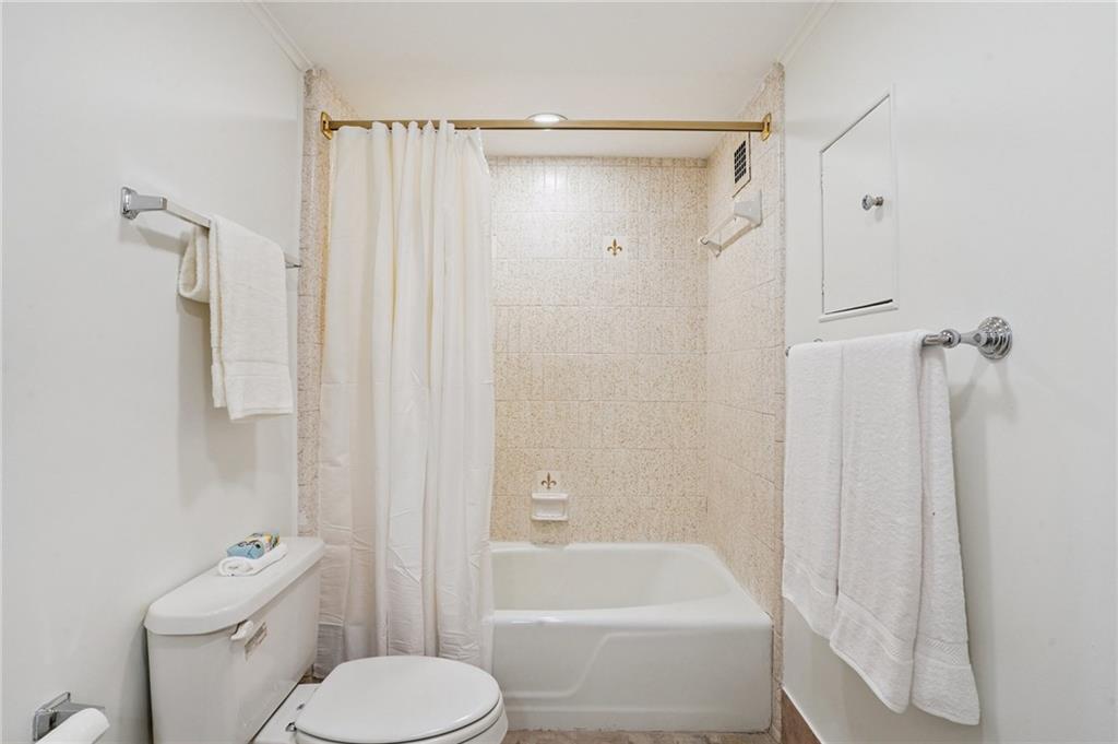 1303 Burgundy Street #3, New Orleans, Louisiana image 16