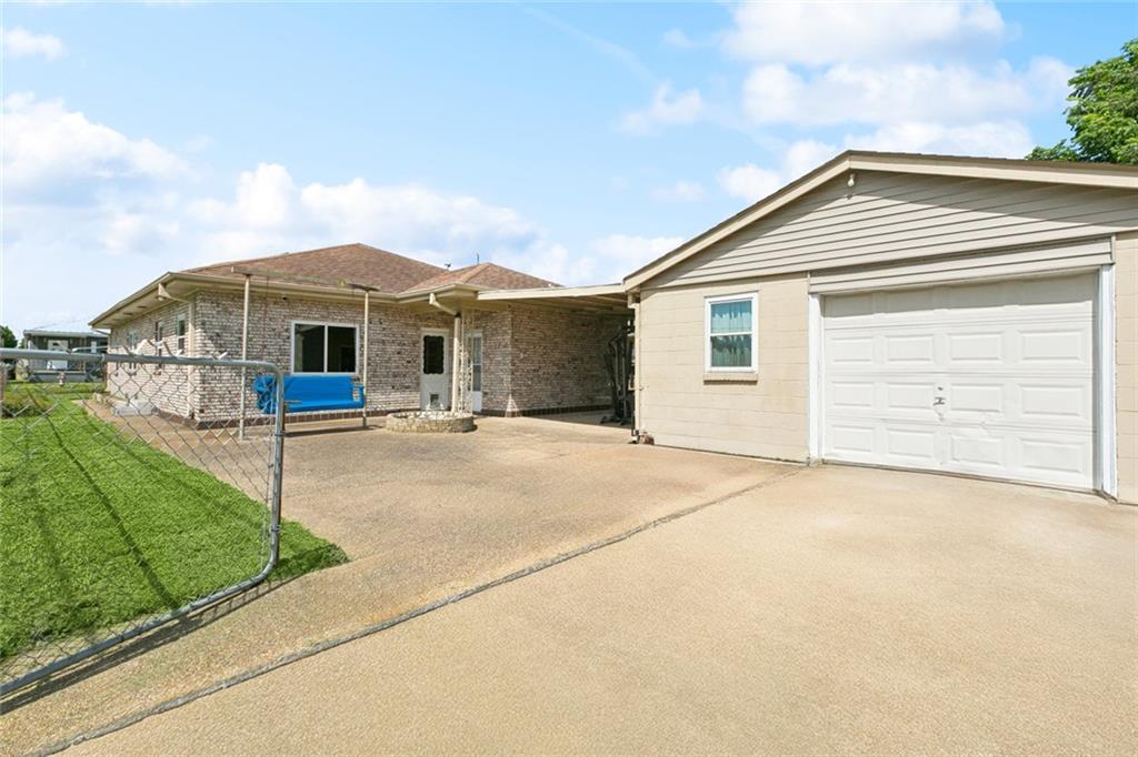 225 E Casa Calvo Street, Chalmette, Louisiana image 12