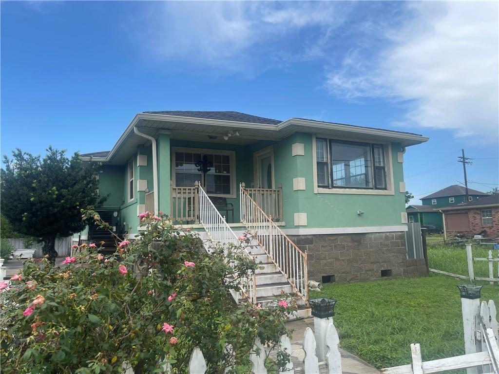 5901 N Derbigny Street, New Orleans, Louisiana image 2