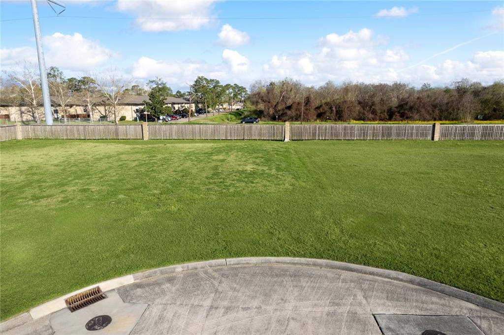 172 Mallard Drive, Westwego, Louisiana image 2