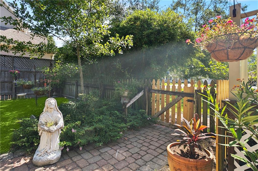925 Winona Drive, Mandeville, Louisiana image 32