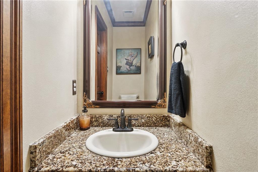 925 Winona Drive, Mandeville, Louisiana image 8
