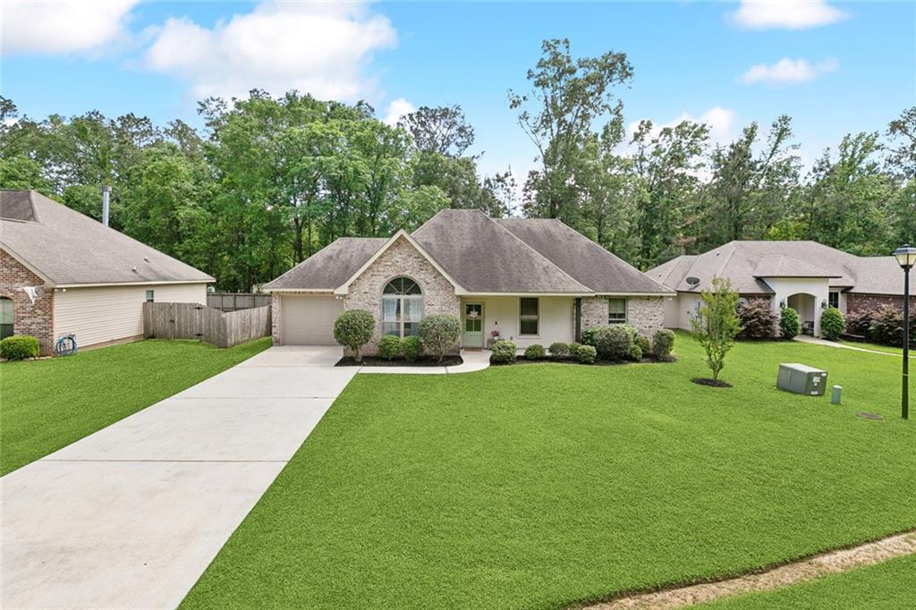 27428 Deborah Drive, Ponchatoula, Louisiana image 2