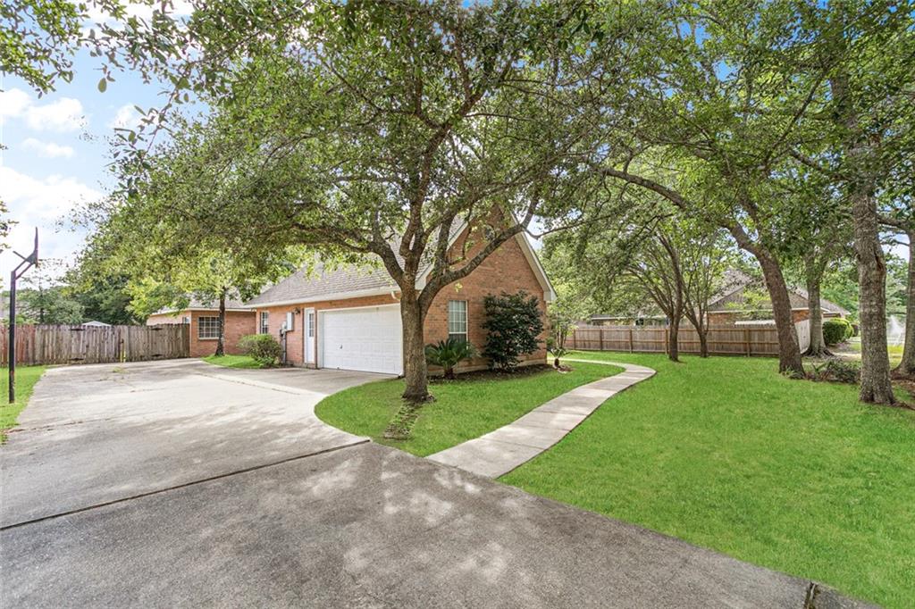 200 Leeds Drive, Slidell, Louisiana image 2