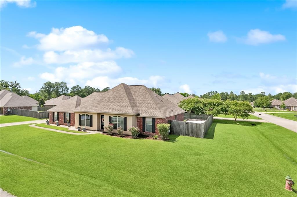 714 S Seabiscuit Loop, Madisonville, Louisiana image 1