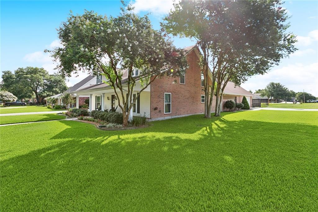 102 Gondrella Drive, Belle Chasse, Louisiana image 3