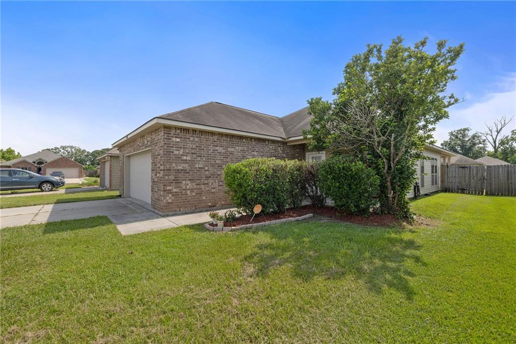 15458 Rosestone Drive, Prairieville, Louisiana image 2