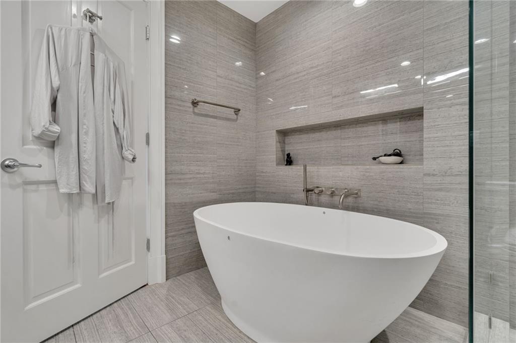 625 St. Charles Avenue #8E, New Orleans, Louisiana image 17
