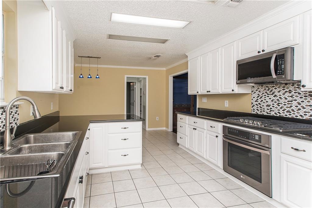 704 White Oak Drive, Denham Springs, Louisiana image 6