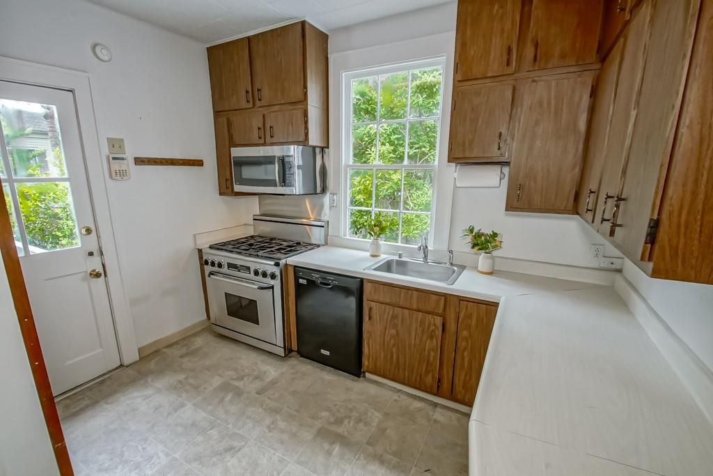 3713 Carondelet Street, New Orleans, Louisiana image 17