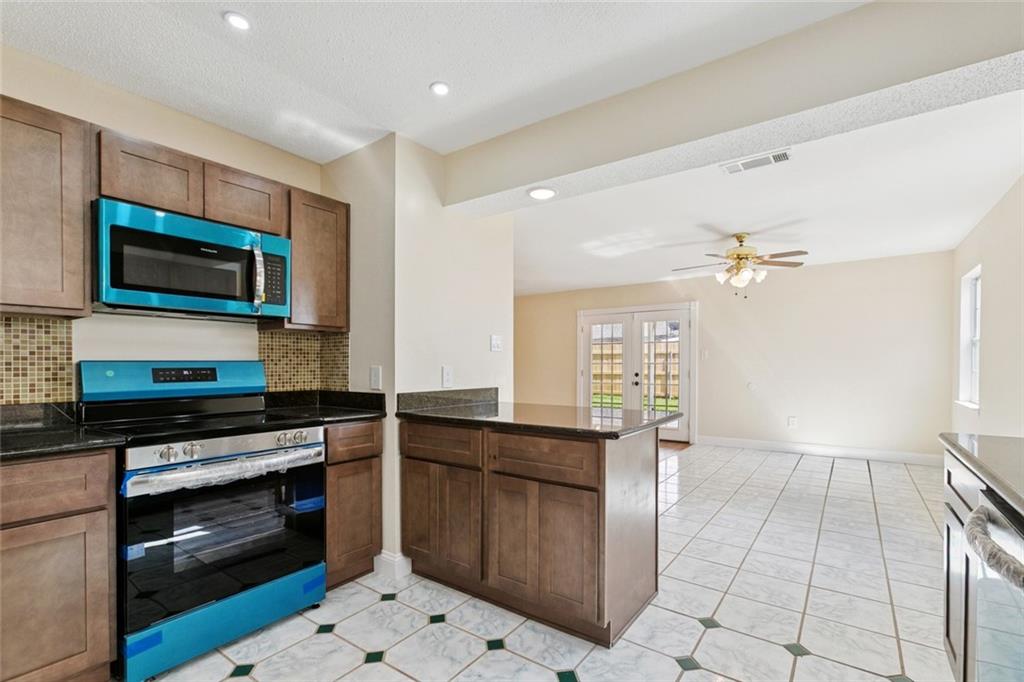 3821 Chriswood Lane, Harvey, Louisiana image 5