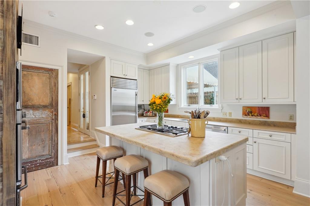 450 Fairway Drive, New Orleans, Louisiana image 8