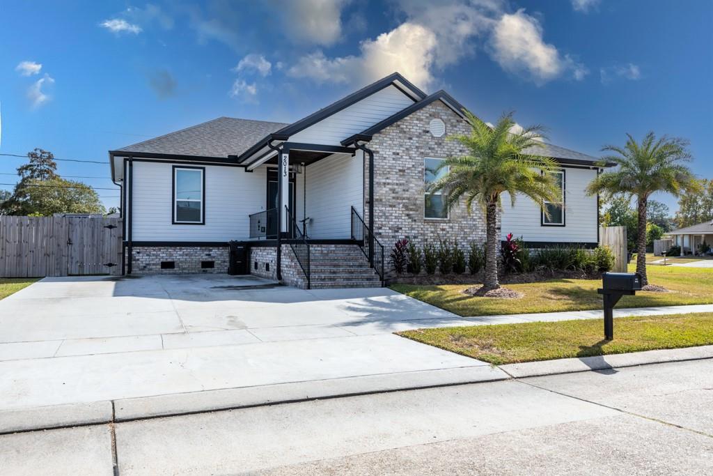 2013 Congressman Hebert Drive, Chalmette, Louisiana image 2