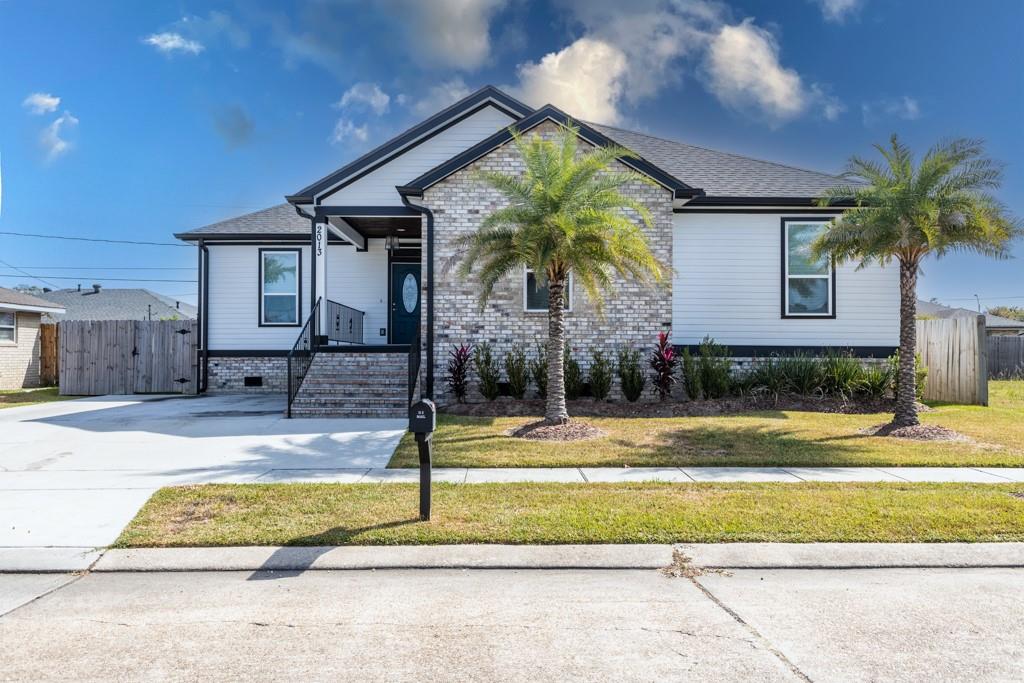 2013 Congressman Hebert Drive, Chalmette, Louisiana image 3
